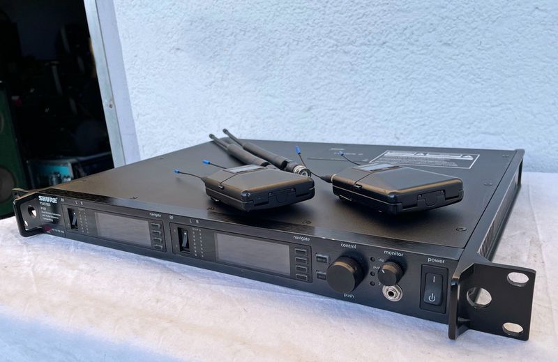 Shure PSM 1000 IEM System, P10TE + 2x P10R Receivers