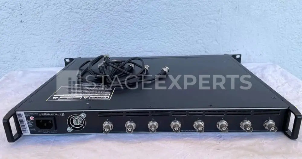 Shure PA821A Wideband PSM Antenna Combiner (470–952 MHz)