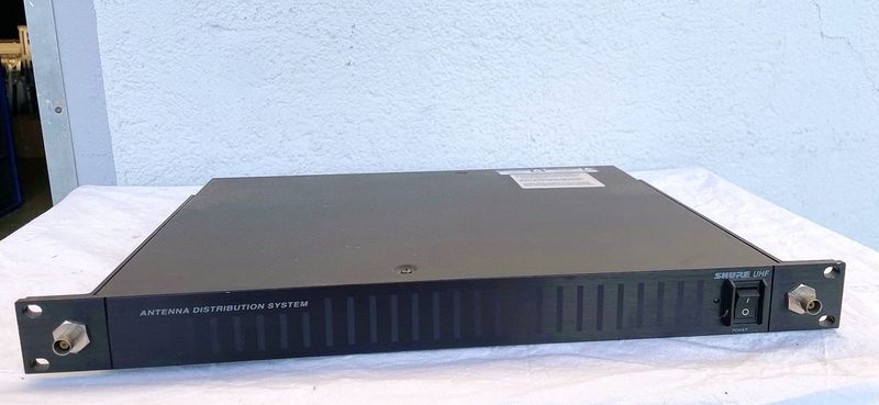 Shure UA 840 C-MB UHF Antenna Distribution Amplifier