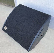 Load image into Gallery viewer, d&amp;b MAX15 Stage Monitor – 15in, 60° dispersion, 135 dB
