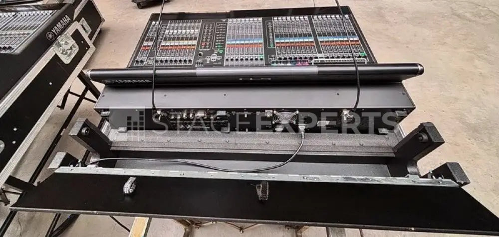 Yamaha CL5 Digital Mixing Console + Flightcase | Dante