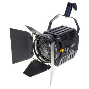 Desisti Magis 300W Fresnel 8-Light Set with Case – Pro Kit