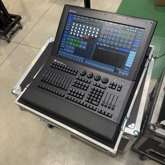 Infinity Chimp 300.G2 Tourpack – Lighting Console & Case