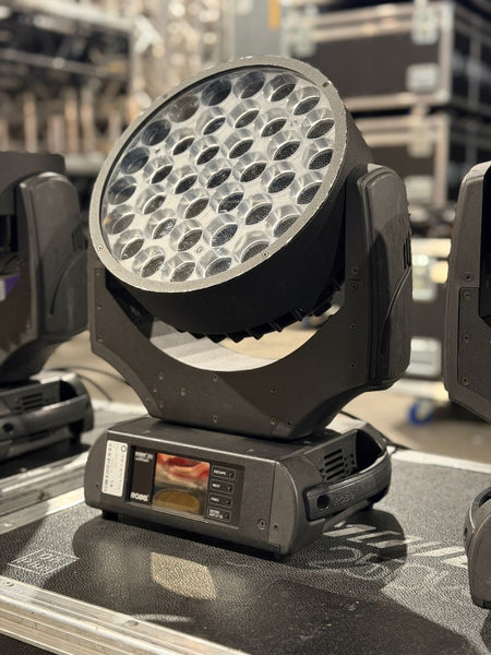 Robe LEDWash 600 with Case – Professional LED Wash Fixture