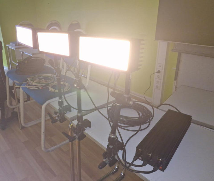 ARRI Broadcaster L1.30195.0 LED Set with PSU & Magic Arms