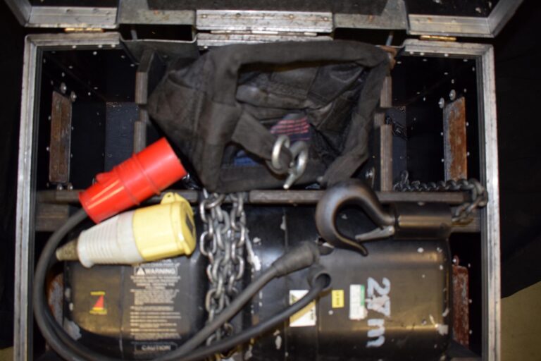 CM Lodestar 500kg LV Hoists (8), 27m Chain, Cased - Single Cases