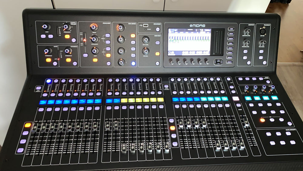 Midas M32 Live Digital Mixing Console with DN32-Live