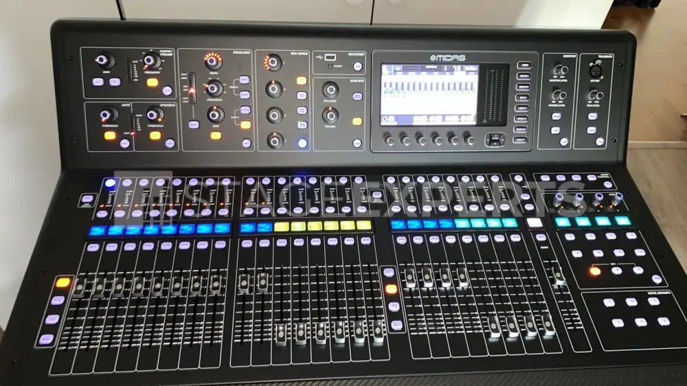 Midas M32 Live Digital Mixing Console with DN32-Live in Flightcase