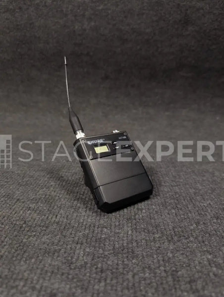 Shure AXT400E-B Axient RF System Bundle with Accessories