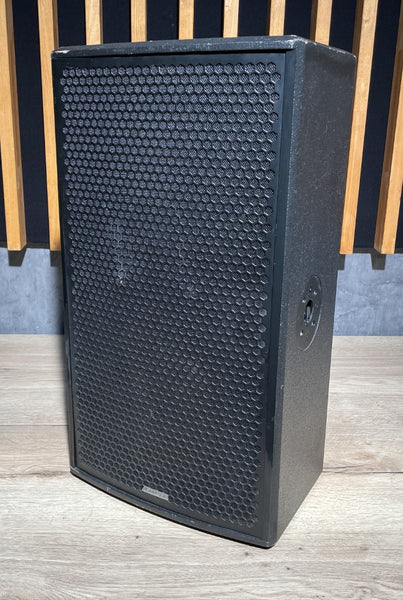 Adamson Point 12 60°x40° Speakers – Pair w/ Case & Flyware