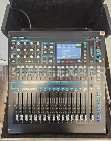 Allen & Heath Qu-16 Digital Mixer with Flight Case Bundle