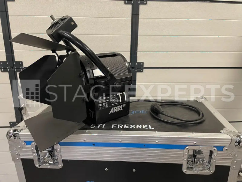 ARRI True Blue T1 ST1 Fresnel – 1kW Tungsten Studio