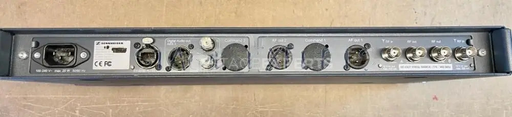 Sennheiser EM3732 - 2 ch. Reciever L-range w.Neumann KK105 - Used