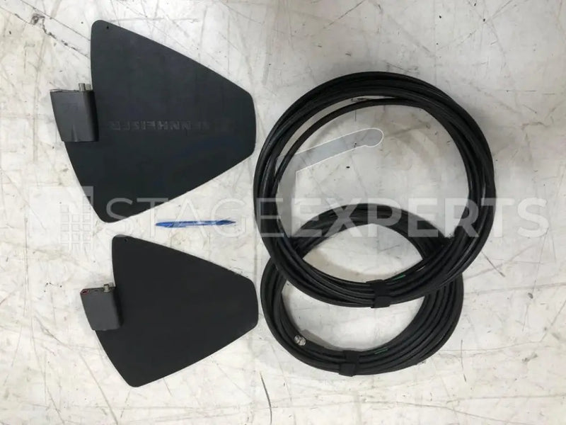 SENNHEISER 2 X AD3700 DIRECTIONAL ANTENNA - Used