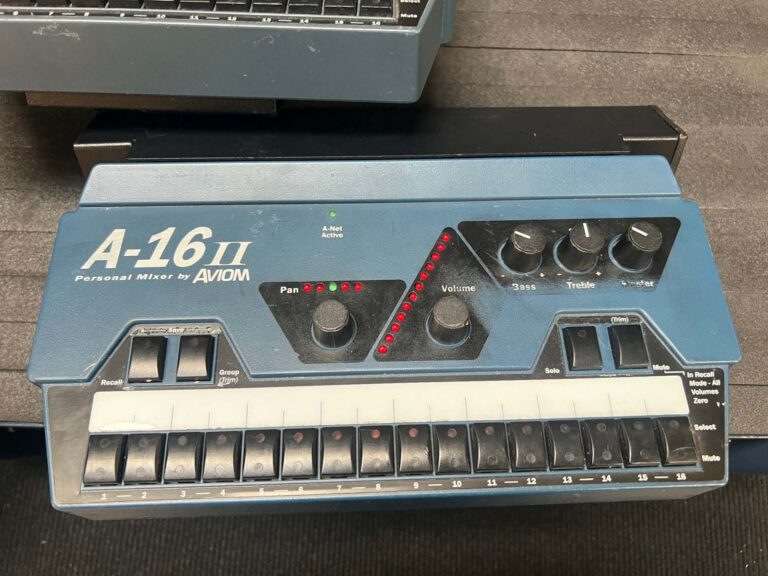 Aviom A-16 Personal Mixing System with 8 Mixers