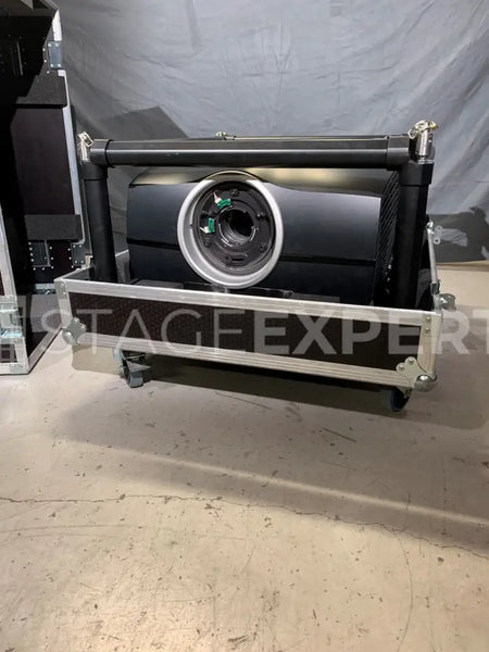 Barco F90 W13 with Barco EN68