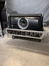Load image into Gallery viewer, Barco F90 W13 with Barco EN68
