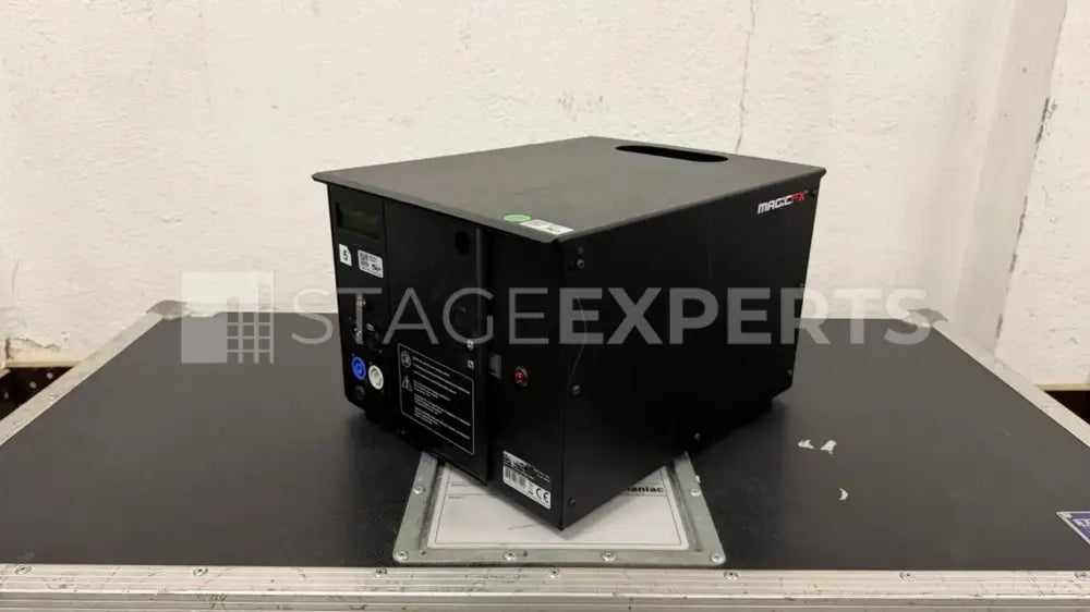 Magic FX Flamaniac Flame Effect with 1/2 Flight Case