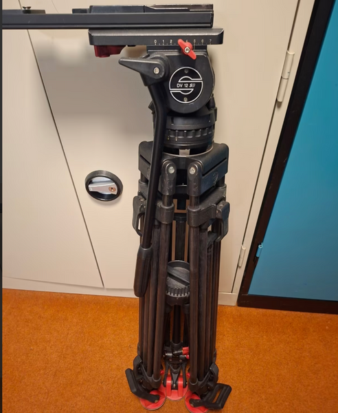 Sachtler DV 12 SB Tripod System with Carbon Legs & Spreader