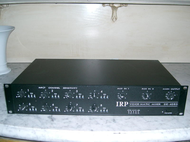 IRP Professional Sound Products DE-4080 8‑Ch Voice‑Matic Mixer