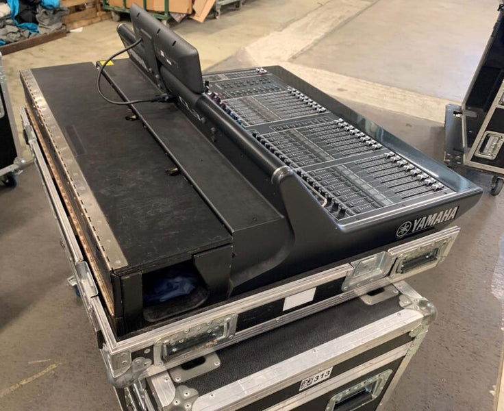 Yamaha CL3 Digital Mixer with Meter Bridge & Case