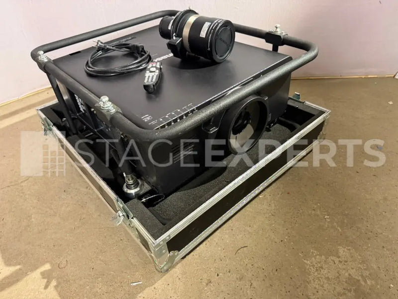 Panasonic PT-DS20K-E Projector with Frame & ET-D75LE20