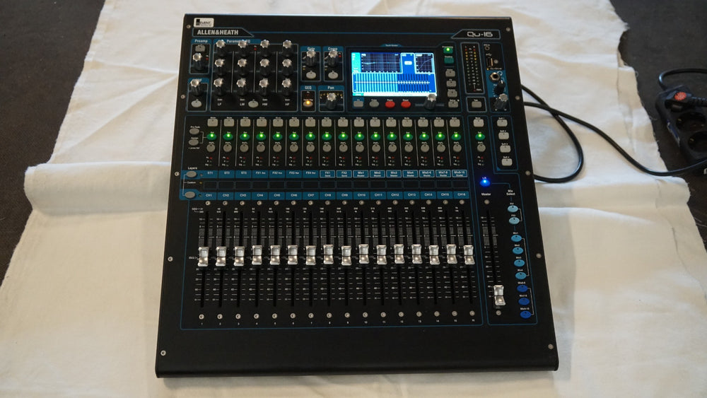 Allen & Heath Qu-16 Chrome Digital Mixer – 16-Channel