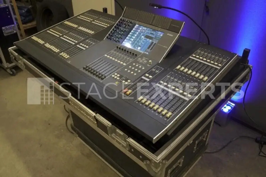 Yamaha M7CL-48 Digital Mixer with Flight Case | 48-Channel
