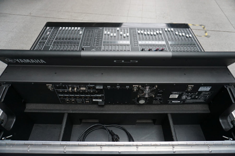 Yamaha CL5 with Rio 3224-D – Digital Mixing Console