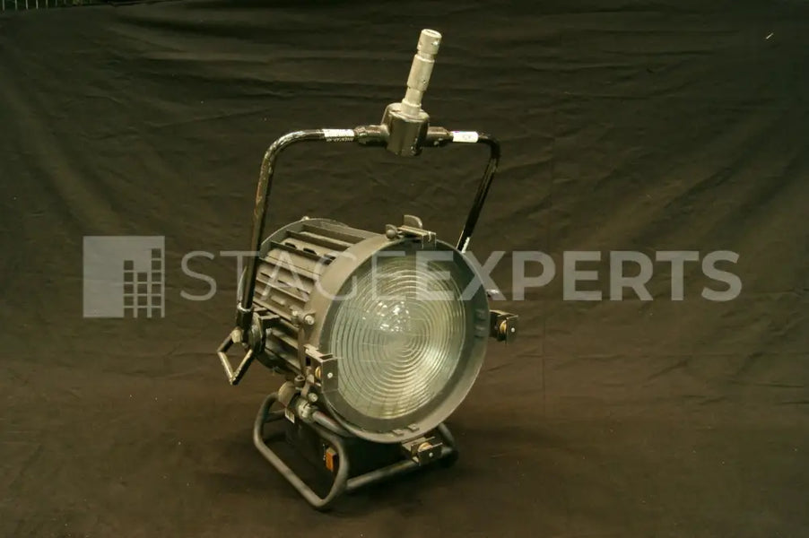 ARRI Daylight Compact 2500 HMI Fresnel, 2.5kW Spotlight