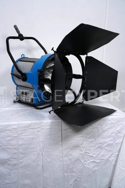 ARRI ARRISUN 2.5/4kW HMI PAR with Ballast & Lens Set