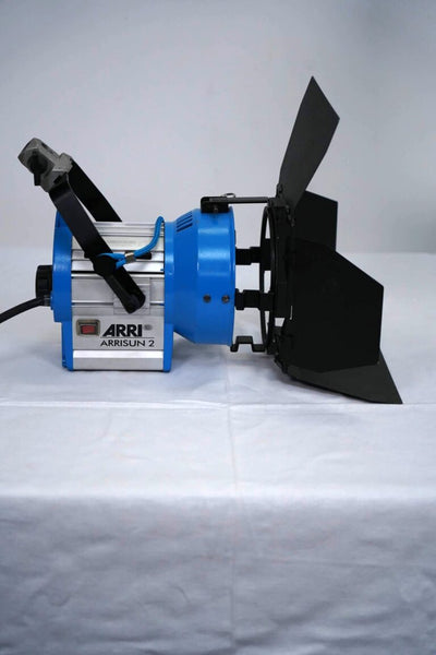 ARRI ARRISUN 200W HMI PAR Kit – Lamp, Ballast & Lenses