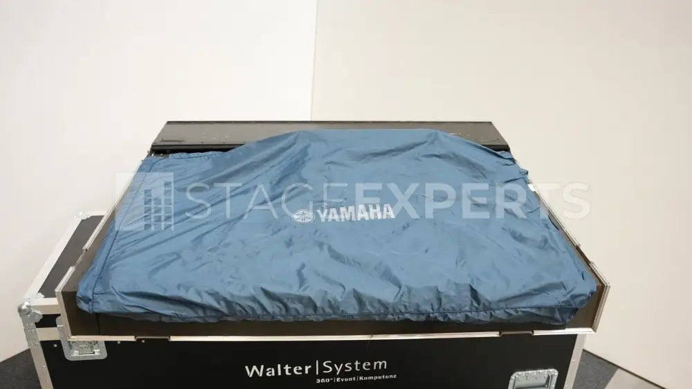 Yamaha M7CL Digital Mixing Console + Amptown Flight Case