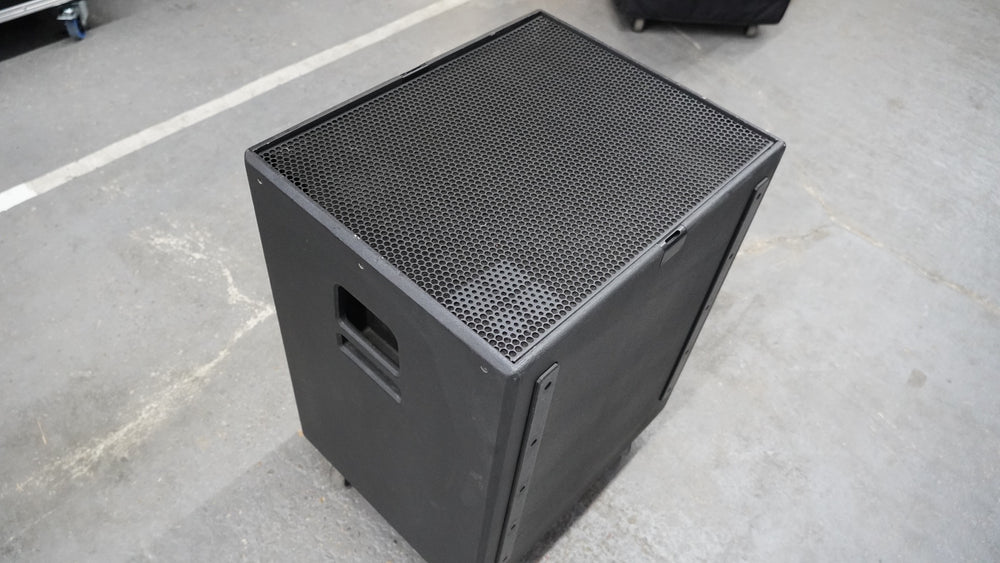 d&b audiotechnik B4 Subwoofer – Compact Cardioid Bass