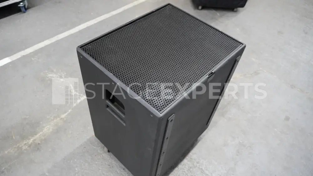 d&b audiotechnik B4 Subwoofer – Compact Cardioid Bass