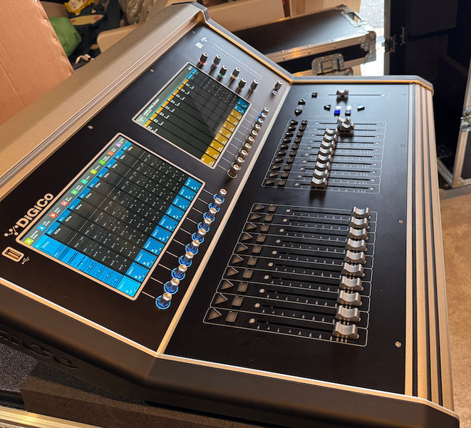 DiGiCo S21 + D‑Rack Bundle with DMI‑MADI Card & Flight Case