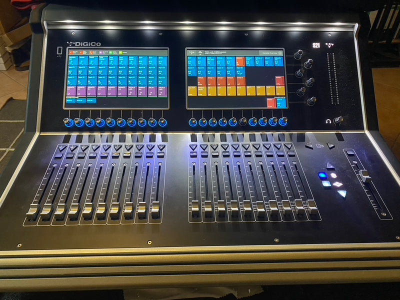 DiGiCo S21 with D-Rack 32/16, DMI MADI Card + Cases