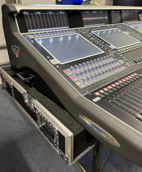 DiGiCo SD7T Digital Console – Serviced, with Flightcase