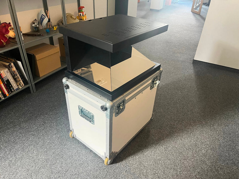 Realfiction Dreamoc HD3 holographic display with flightcase