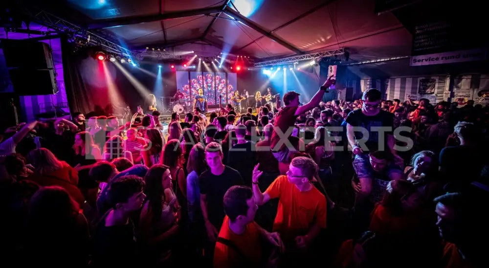 DMT Pixelmesh P12.5 9.6 m2 Indoor LED Wall Package - Touring Kit