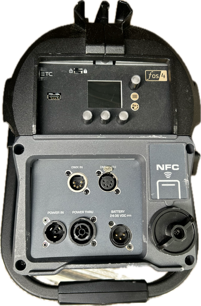 ETC fos/4 Fresnel Lustr X8 high-CRI LED Fresnel for studio
