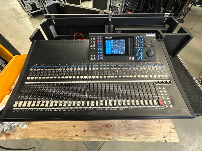Yamaha LS9-32 Digital Mixing Console with Case | Stage Experts