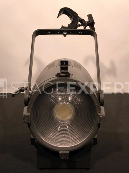 Cameo F2T LED Tungsten Fresnel, 200 mm Lens | CRI 97