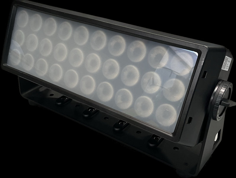 DVT Light PJ-5 RGBW IP66 LED PAR, 10–54° Zoom Fixture