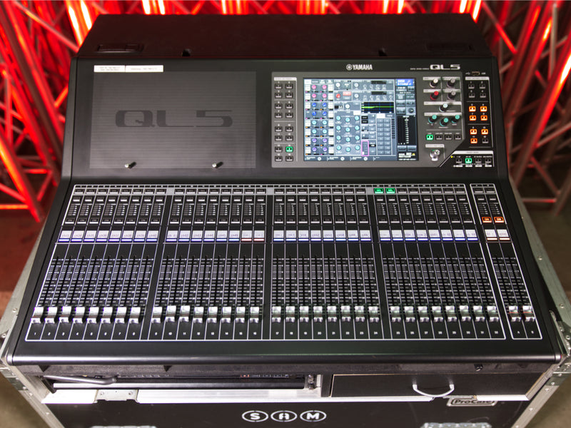 Yamaha QL5 Digital Mixer with Case – Used, Pro Condition