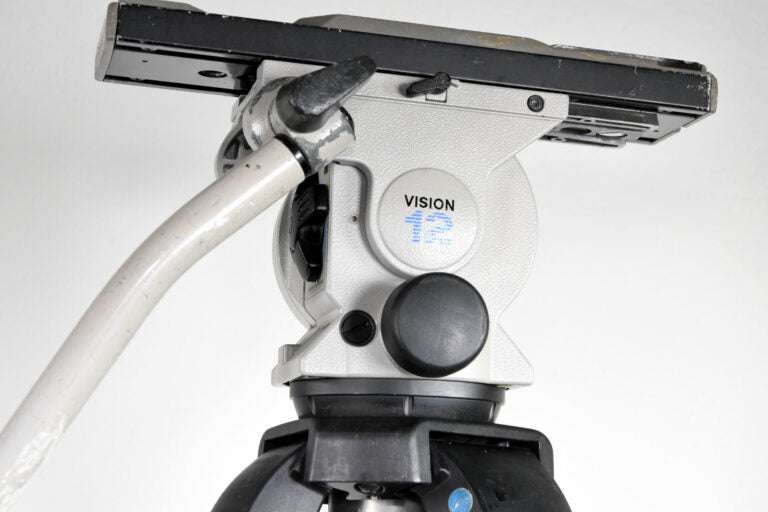 Vinten FiberTech Tripod & Vision 12 Head with Mid Spreader