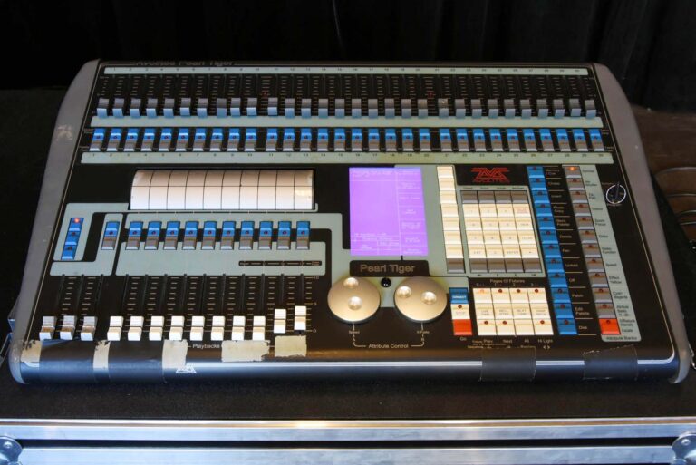 Avolites Pearl Tiger Lighting Console – Compact Pro Control