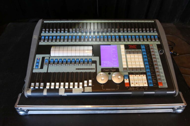 Avolites Pearl Tiger Lighting Console – Compact Pro Control