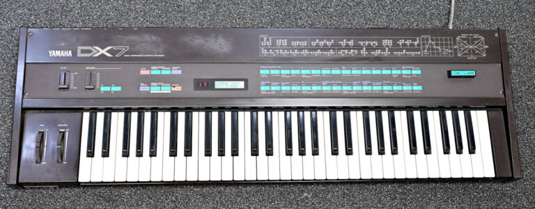 Yamaha DX7 FM Synthesizer with ROM Cartridges – Studio/Stage