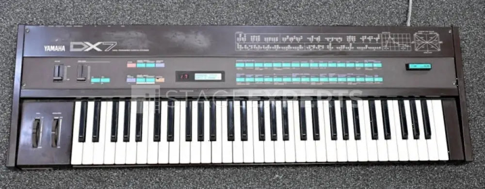 Yamaha DX7 FM Synthesizer with ROM Cartridges – Studio/Stage